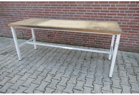 Werktafel, werkbank, 200cm x 70cm. Gebruikt.